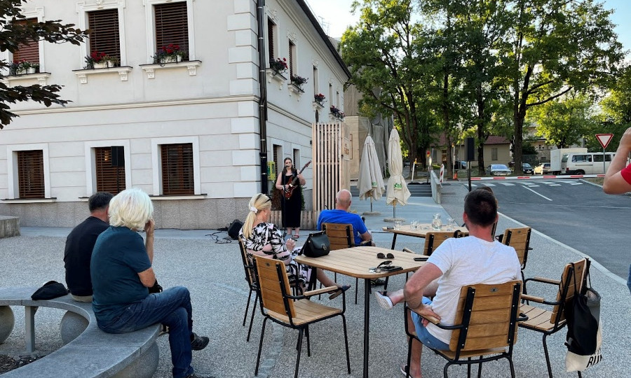 urska bakovic ziveulice