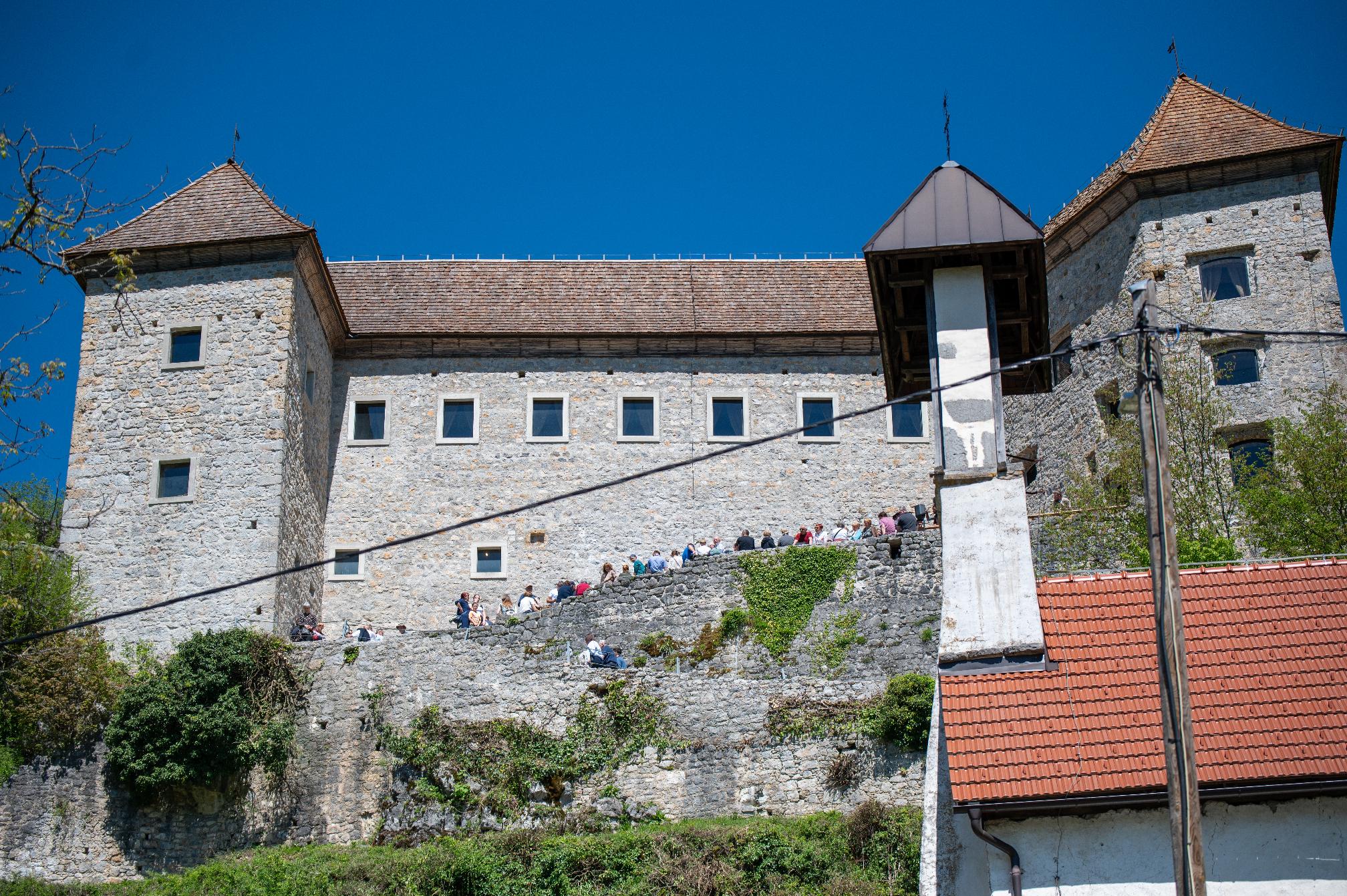 grad kostel prenova (2)