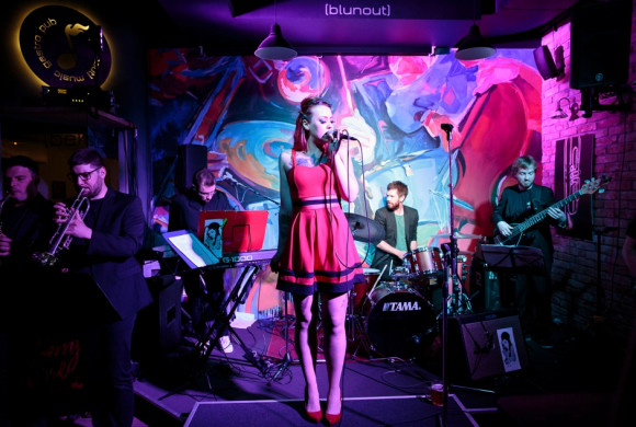 Cherry Wine: Tribute to Amy Winehouse, klubski večer